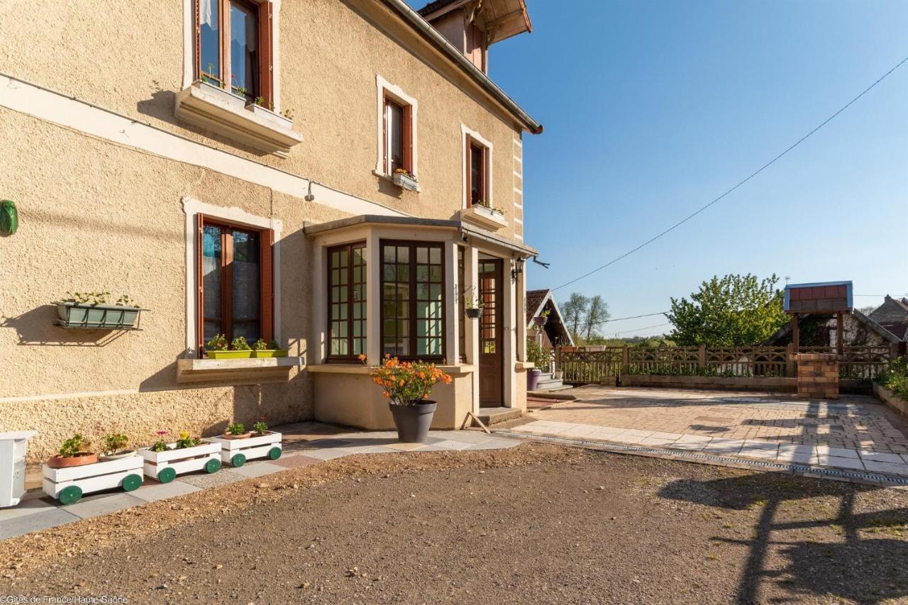 Вилла Les Hirondelles Pesmes Экстерьер фото